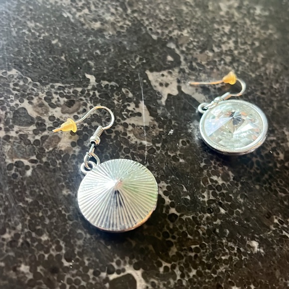 Large clear round crystal silver tone vintage pierced earrings - Picture 3 of 3